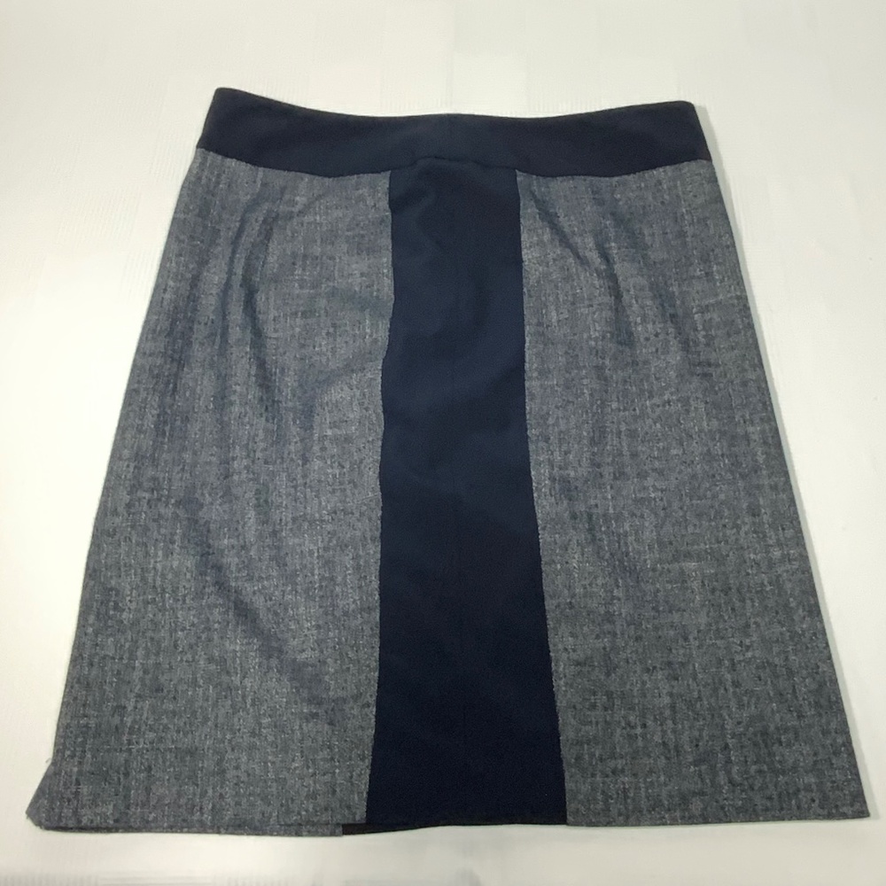 The Limited Classic Straight Dark Blue Skirt - Size 6